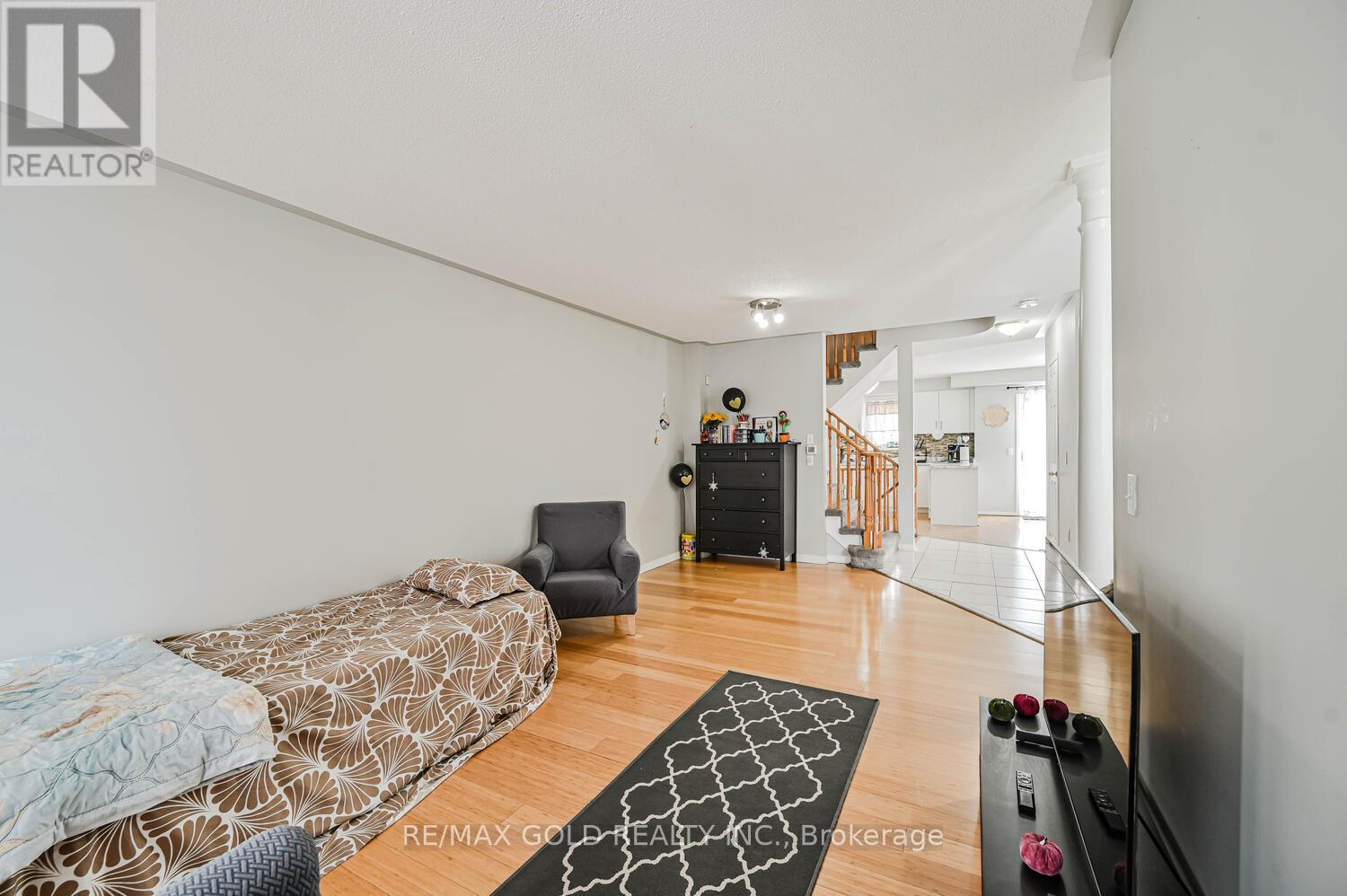 24 Seaside Circle, Brampton (Sandringham-Wellington), Ontario  L6R 2G7 - Photo 11 - W12888882