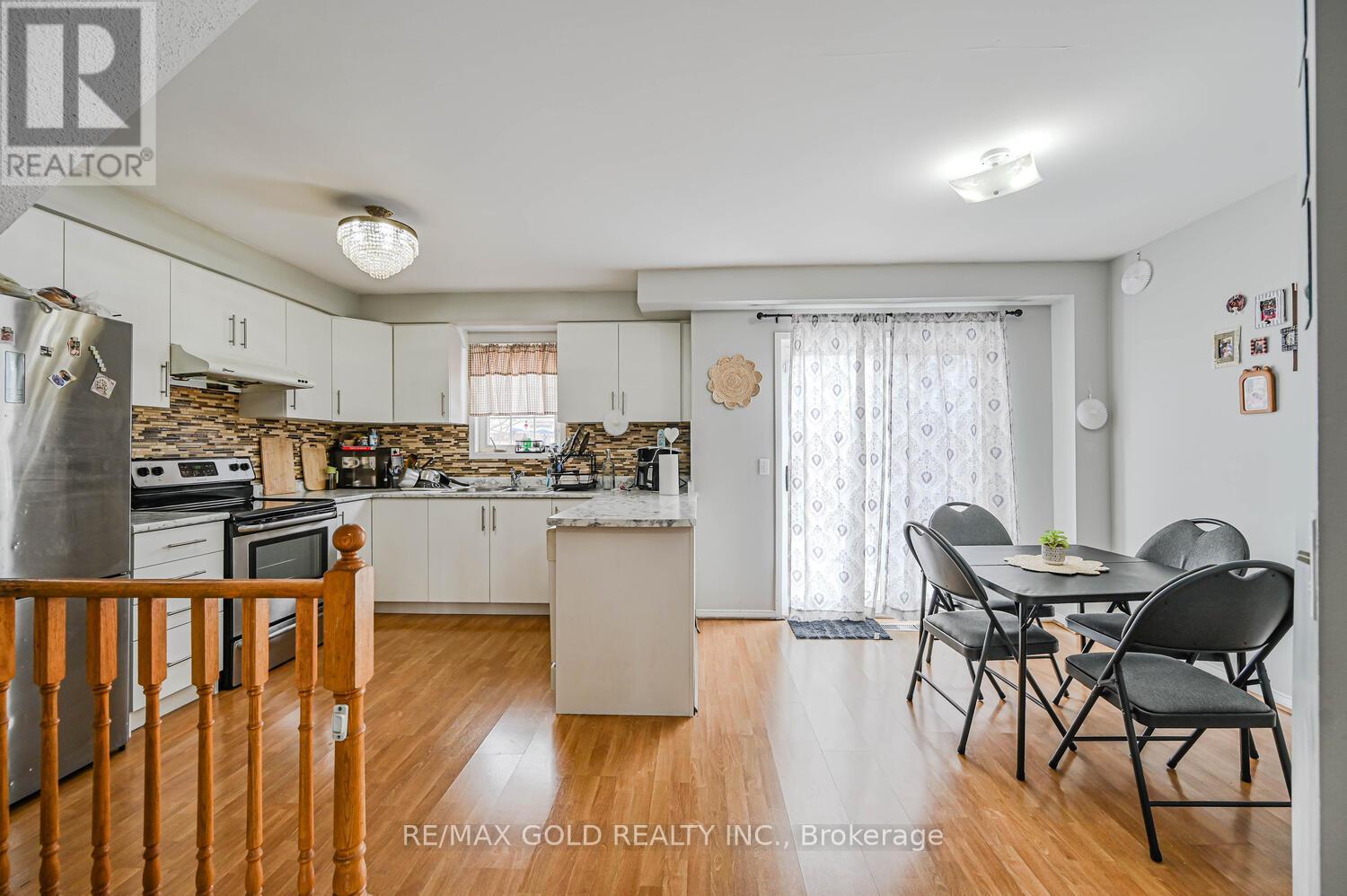 24 Seaside Circle, Brampton (Sandringham-Wellington), Ontario  L6R 2G7 - Photo 14 - W12888882