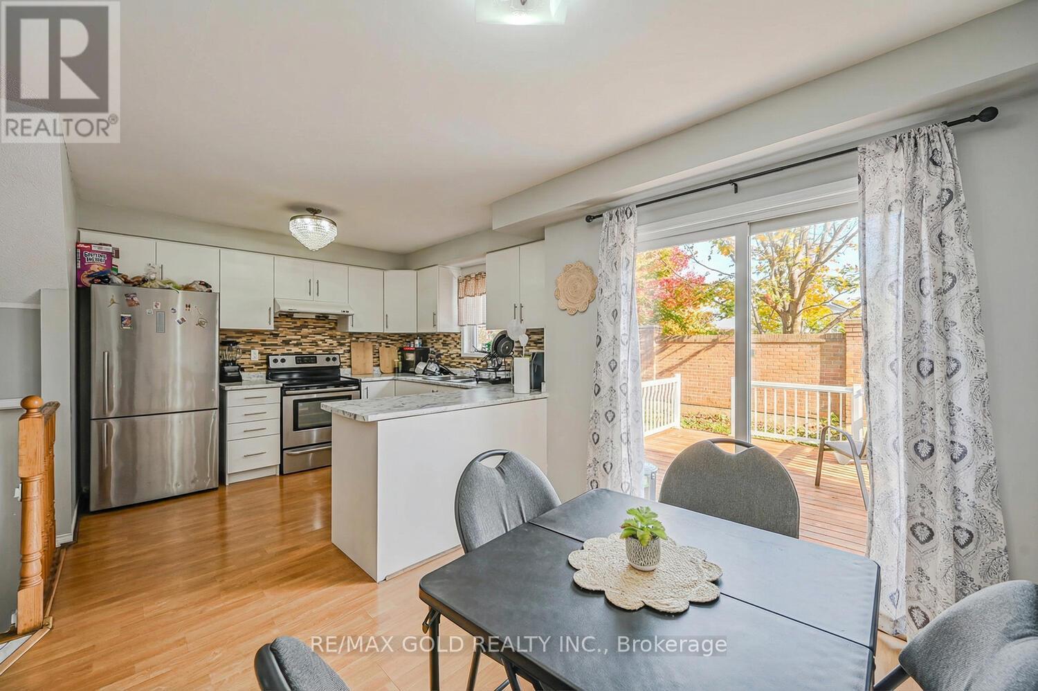 24 Seaside Circle, Brampton (Sandringham-Wellington), Ontario  L6R 2G7 - Photo 15 - W12888882