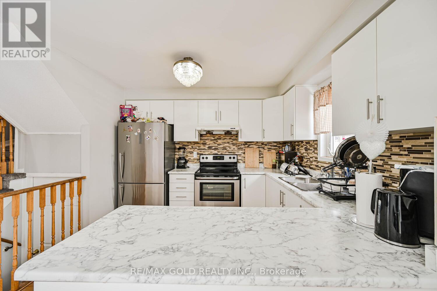 24 Seaside Circle, Brampton (Sandringham-Wellington), Ontario  L6R 2G7 - Photo 17 - W12888882