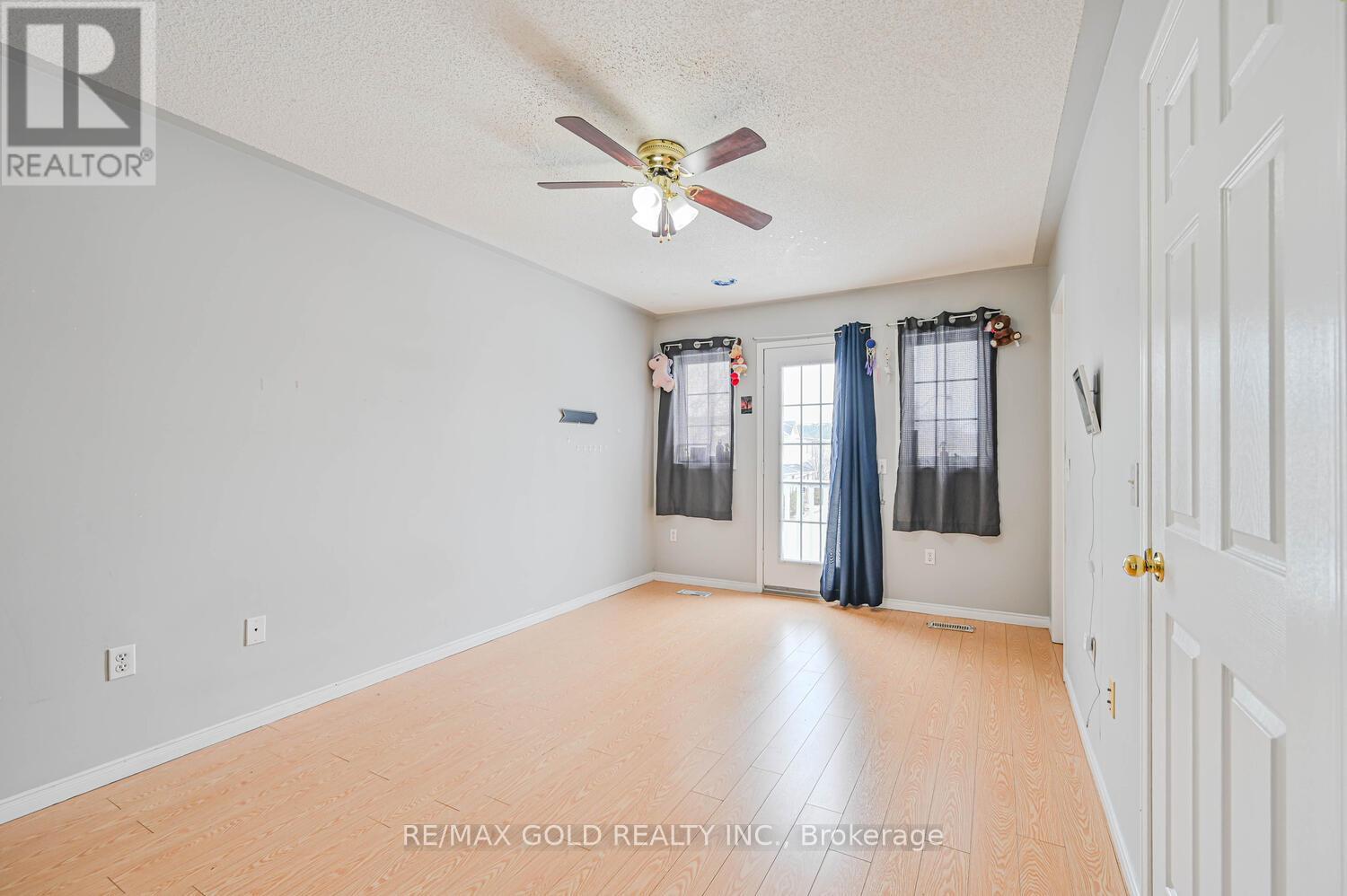 24 Seaside Circle, Brampton (Sandringham-Wellington), Ontario  L6R 2G7 - Photo 23 - W12888882