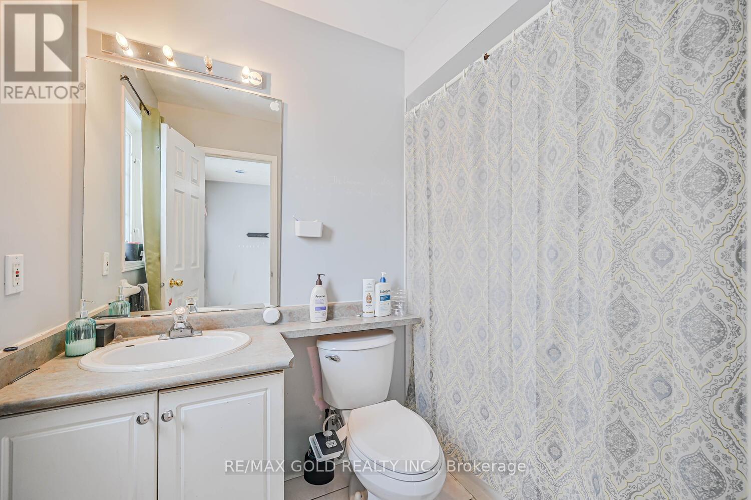 24 Seaside Circle, Brampton (Sandringham-Wellington), Ontario  L6R 2G7 - Photo 26 - W12888882