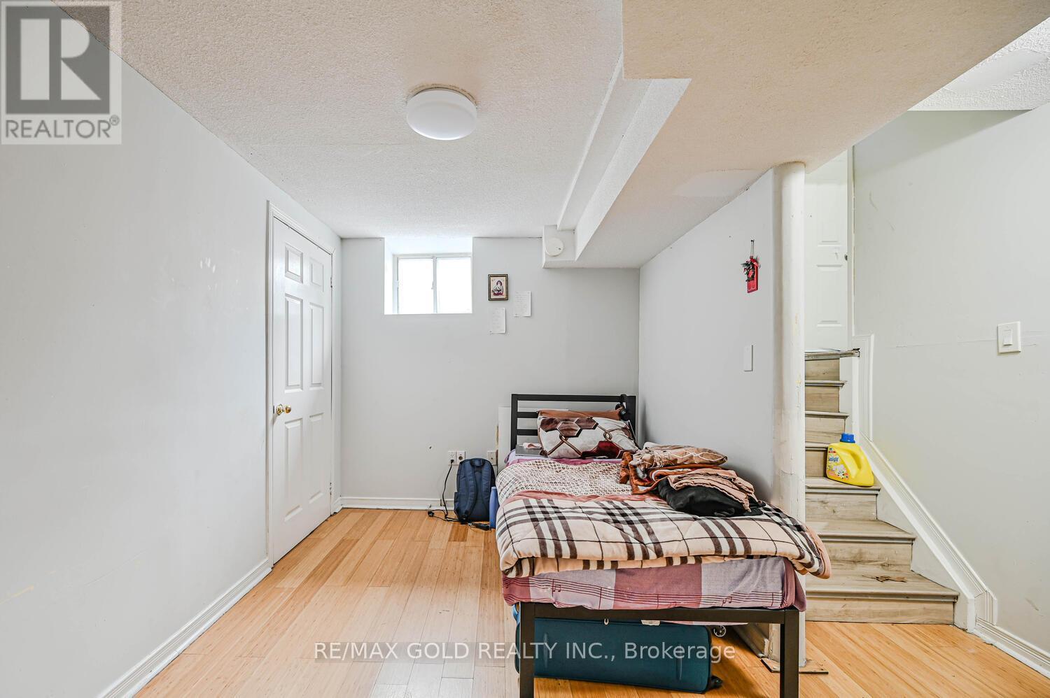 24 Seaside Circle, Brampton (Sandringham-Wellington), Ontario  L6R 2G7 - Photo 34 - W12888882