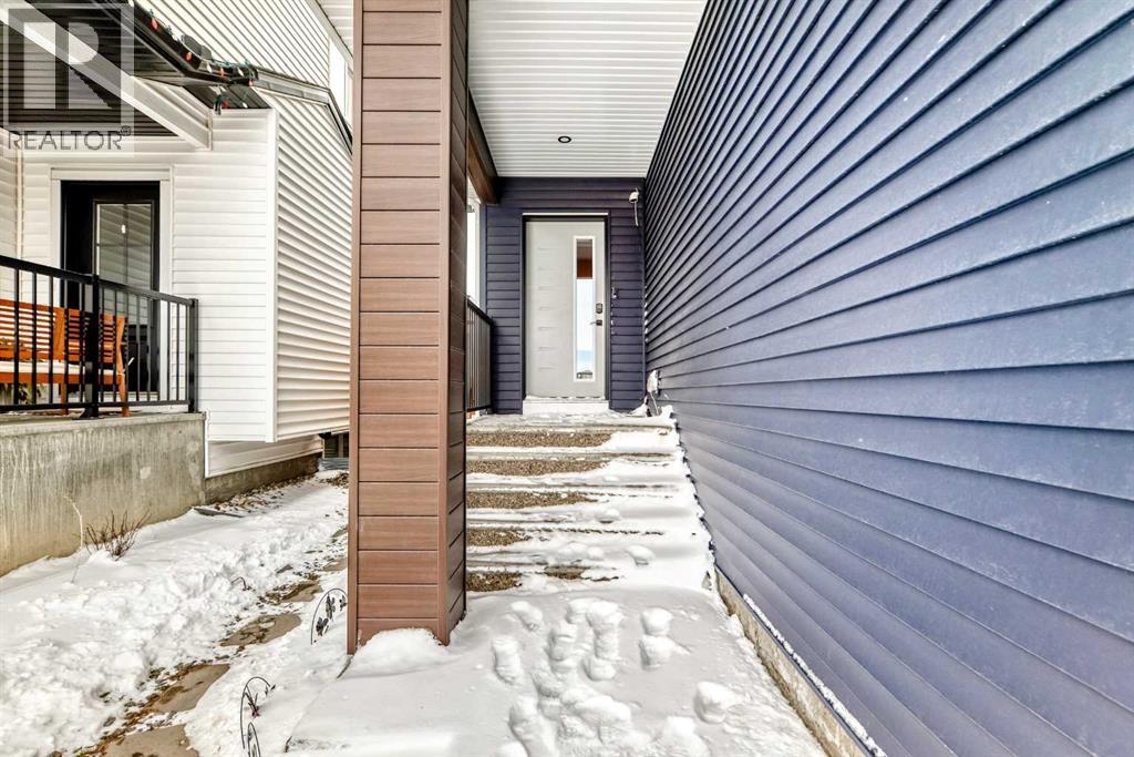 1337 Chinook Gate Green Sw, Airdrie, Alberta  T4B 5J1 - Photo 2 - A2292831