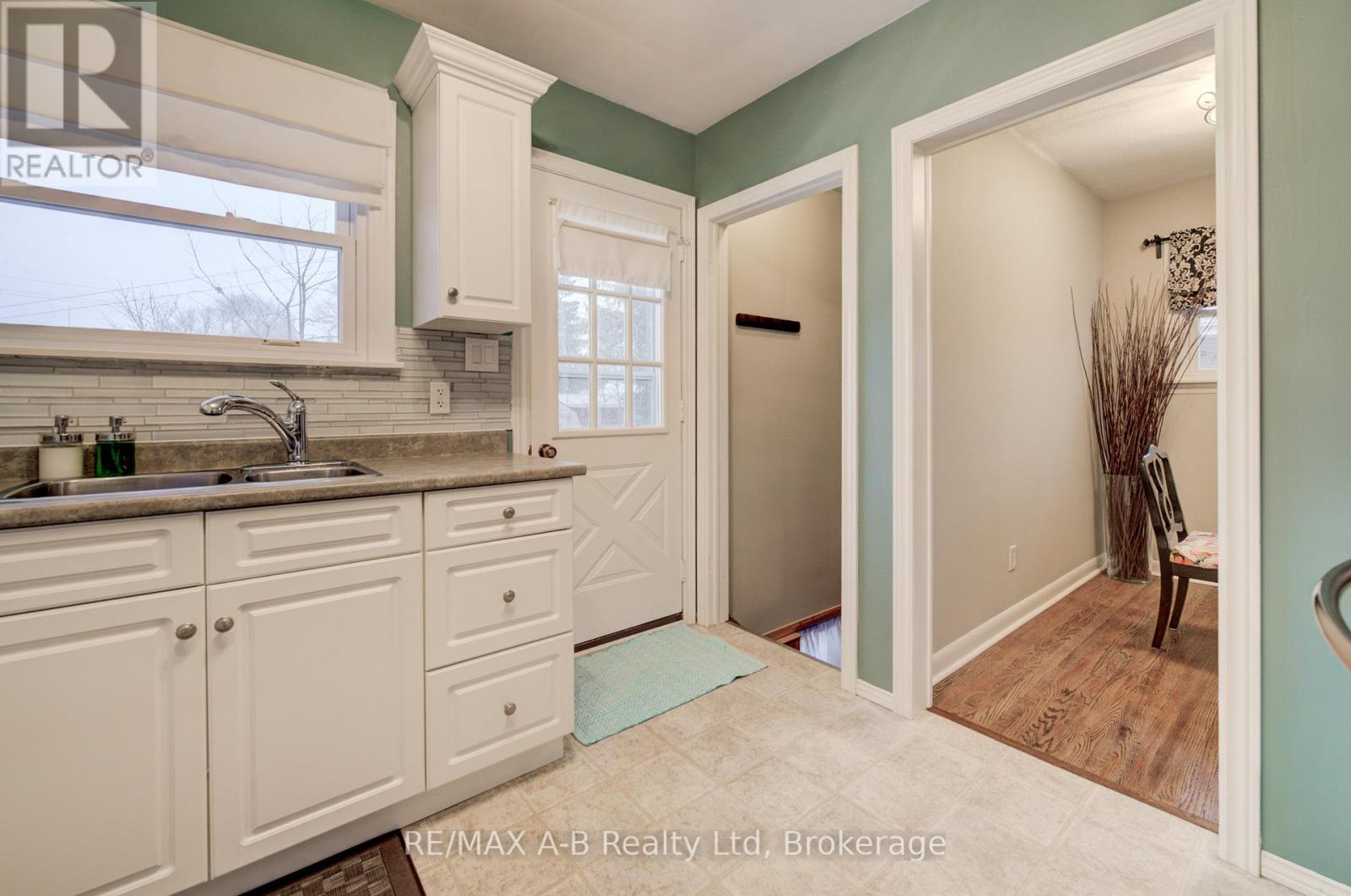 30 Arthur Street, Stratford, Ontario  N5A 6E3 - Photo 14 - X12883474