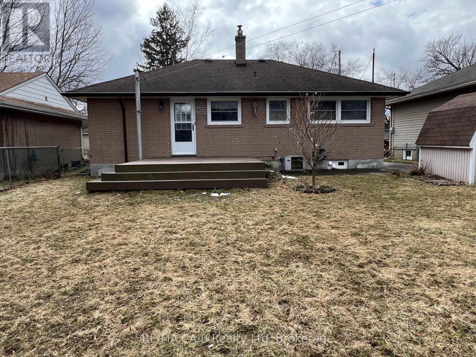 30 Arthur Street, Stratford, Ontario  N5A 6E3 - Photo 27 - X12883474