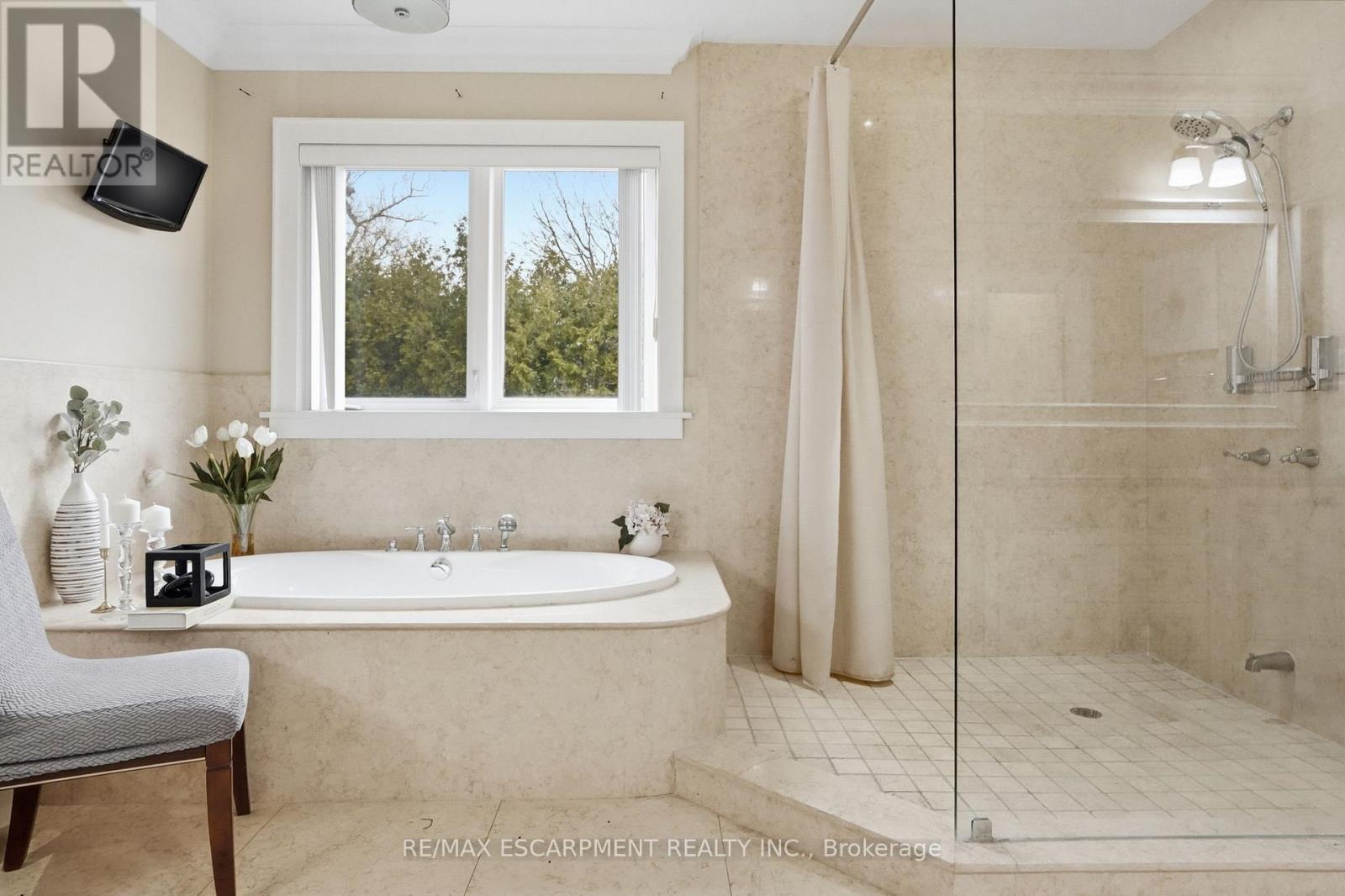 2489 Olinda Court, Mississauga, Ontario  L5C 4P5 - Photo 22 - W12877606