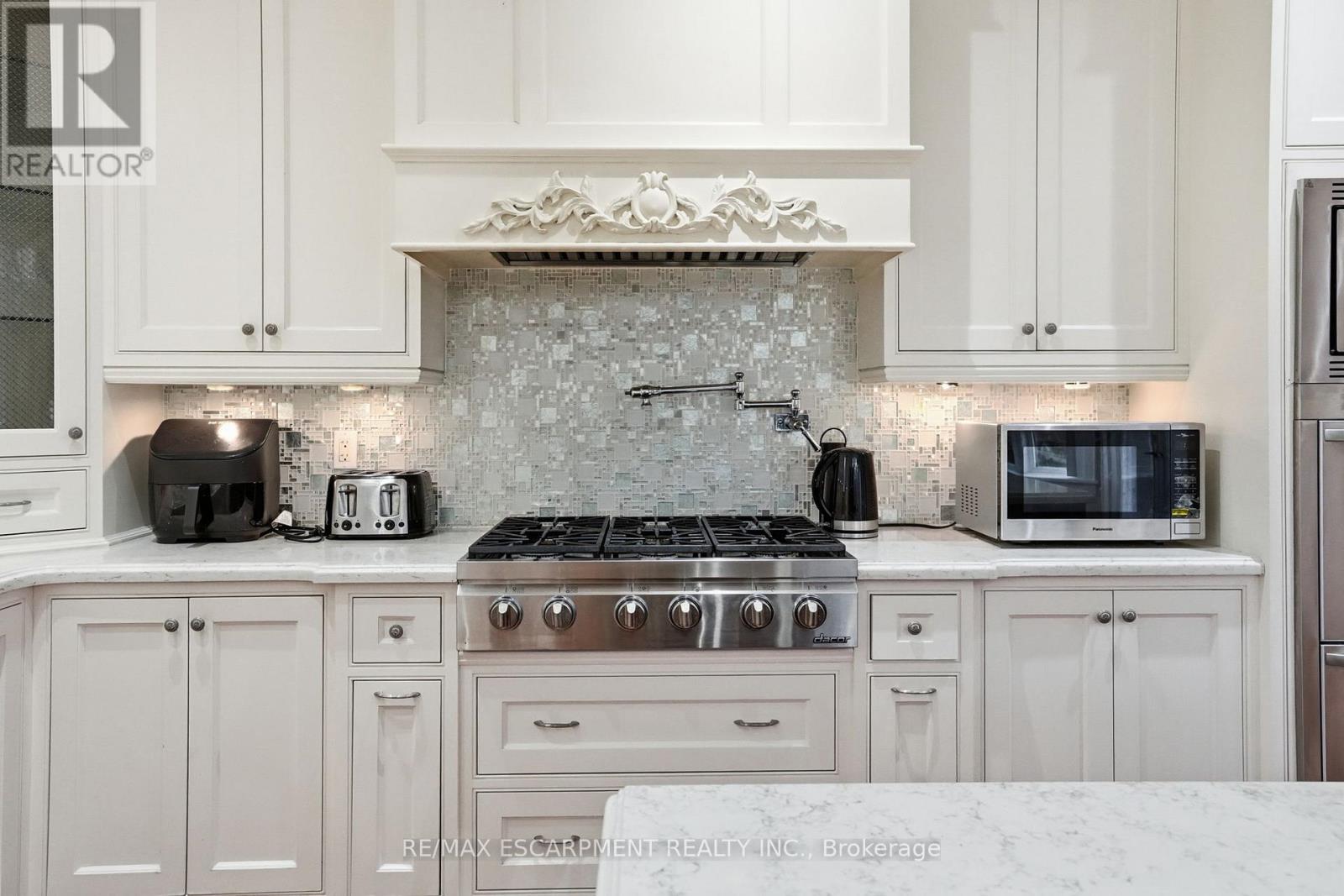 2489 Olinda Court, Mississauga, Ontario  L5C 4P5 - Photo 14 - W12877606