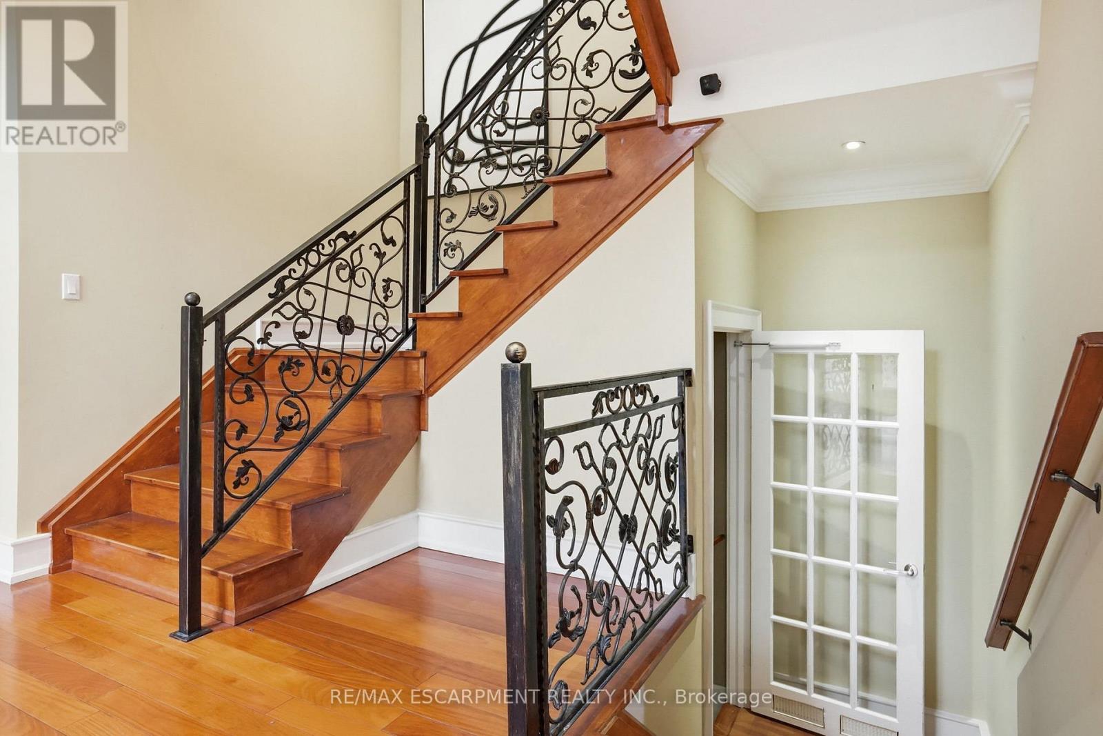 2489 Olinda Court, Mississauga, Ontario  L5C 4P5 - Photo 32 - W12877606