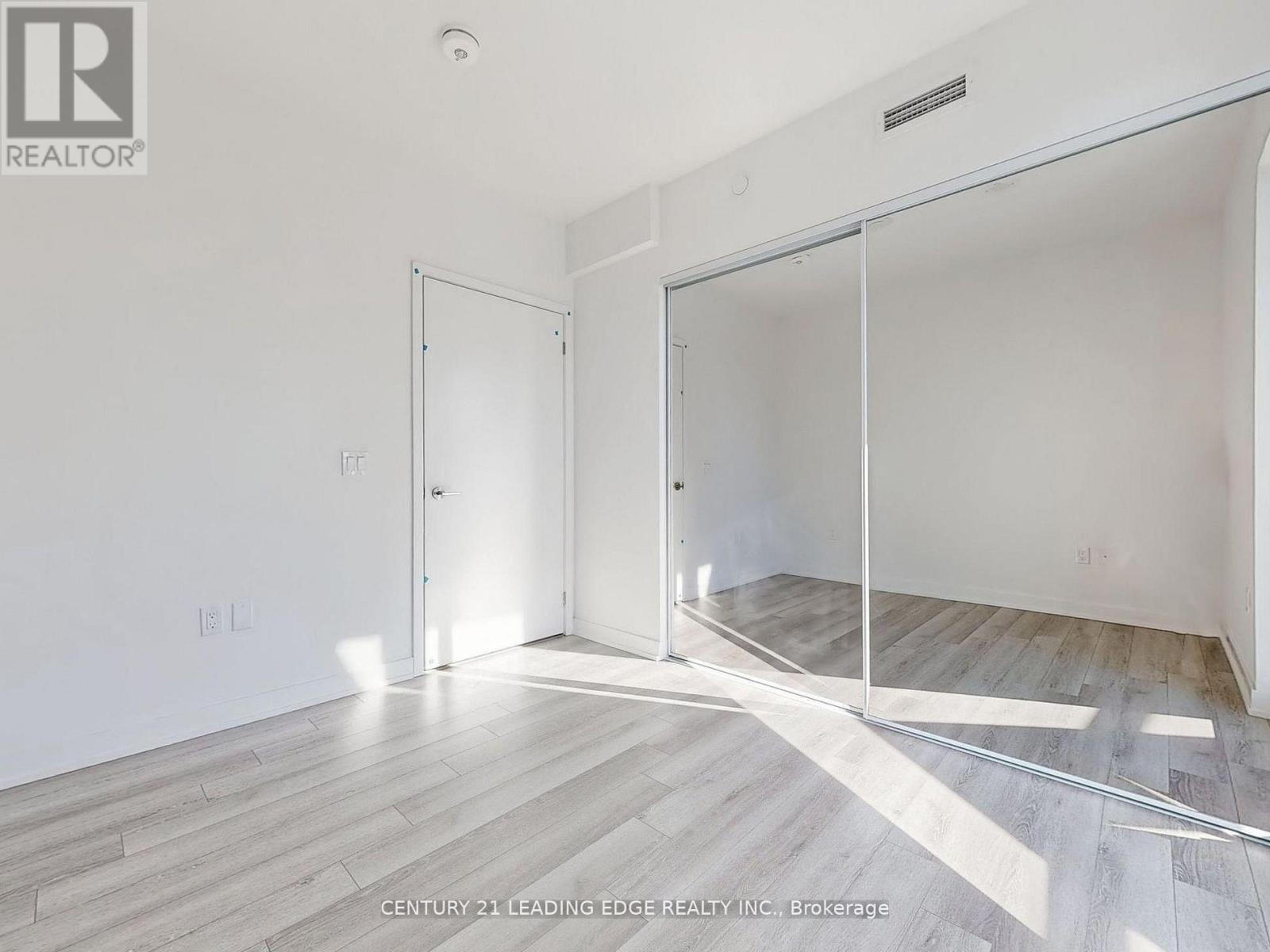 2614 - 230 Simcoe Street, Toronto (Kensington-Chinatown), Ontario  M5T 0G7 - Photo 17 - C12861750