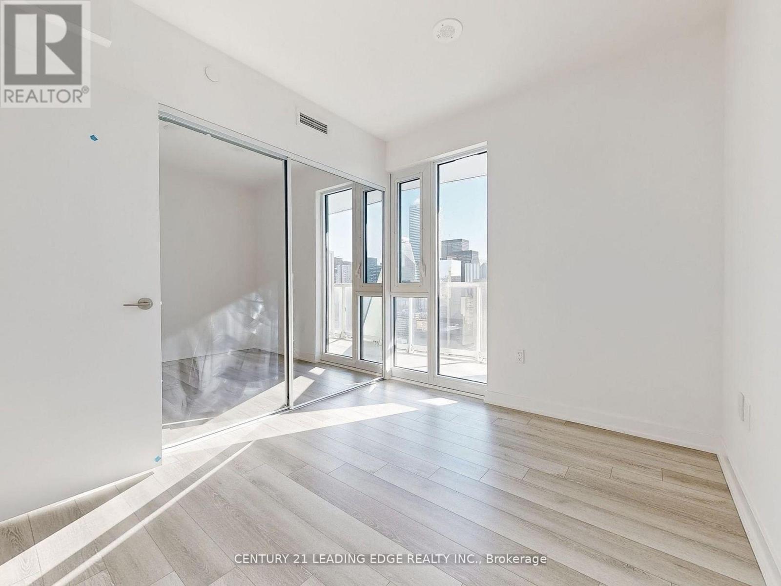 2614 - 230 Simcoe Street, Toronto (Kensington-Chinatown), Ontario  M5T 0G7 - Photo 16 - C12861750