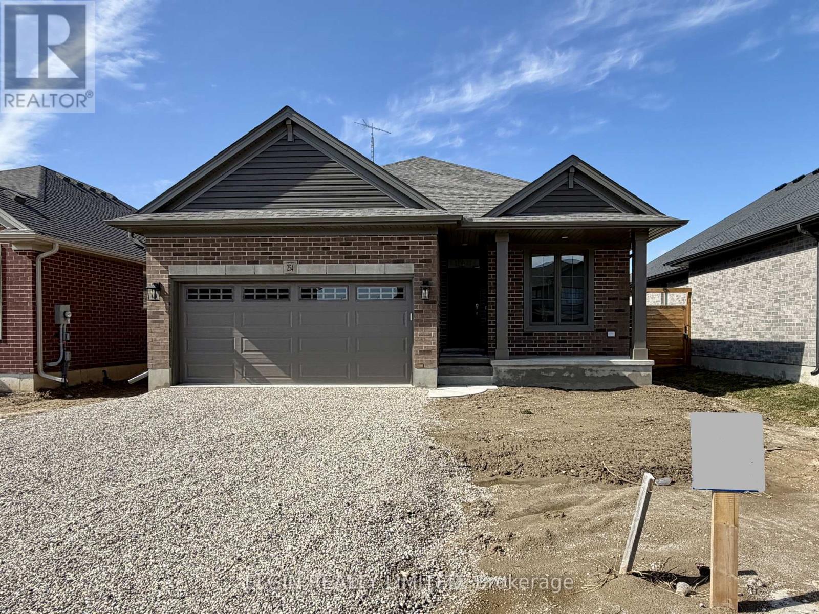 254 RENAISSANCE DRIVE, St. Thomas, Ontario