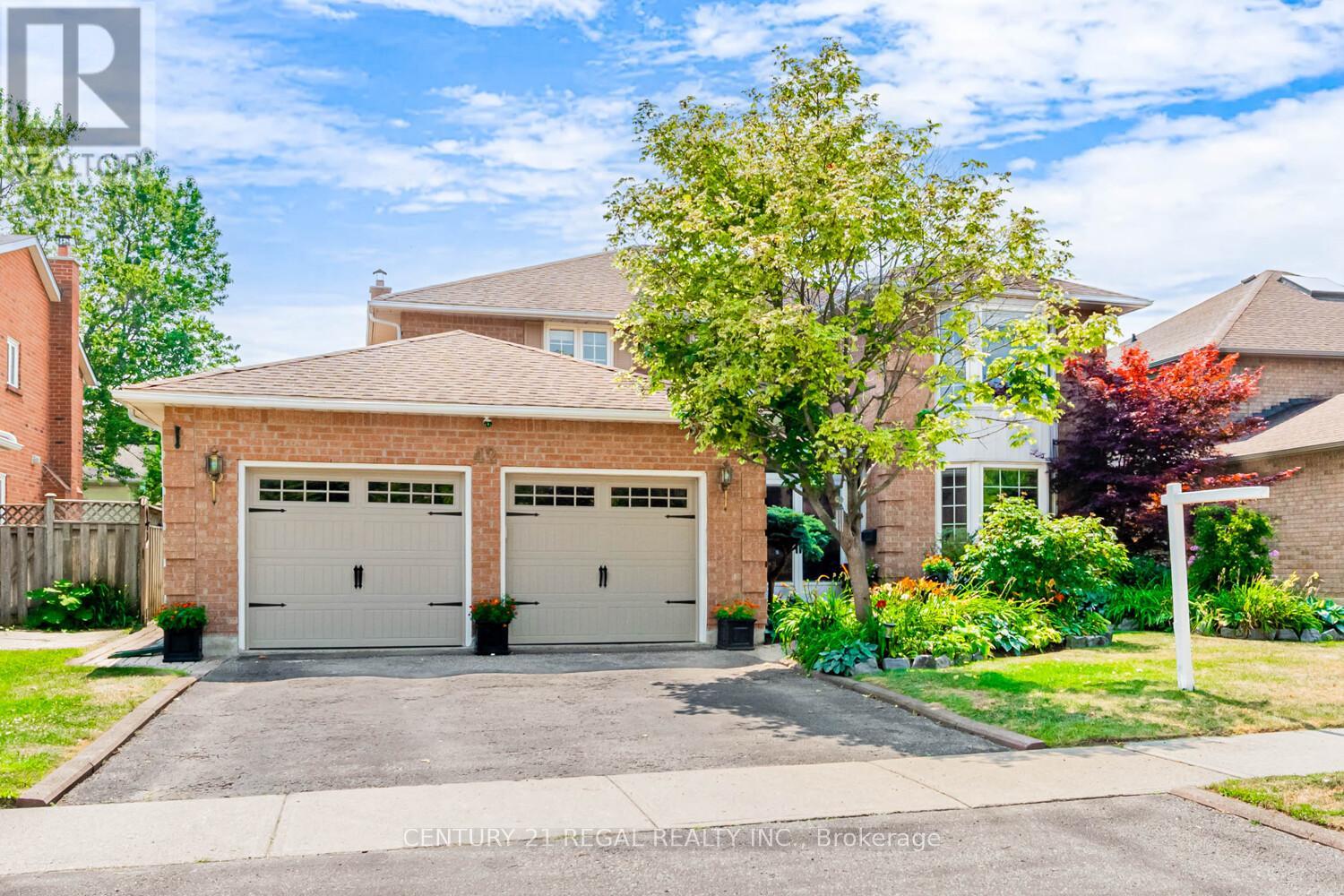 42 Milner Crescent, Ajax, Ontario  L1S 4X4 - Photo 2 - E12410235