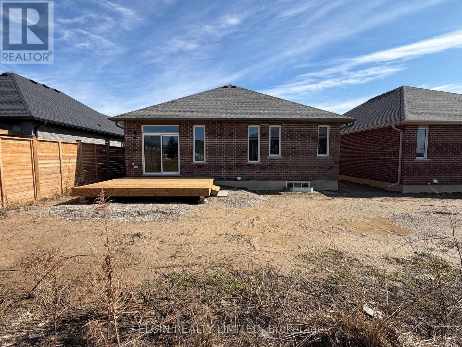 254 Renaissance Drive, St. Thomas, Ontario  N5R 0P9 - Photo 2 - X12766928