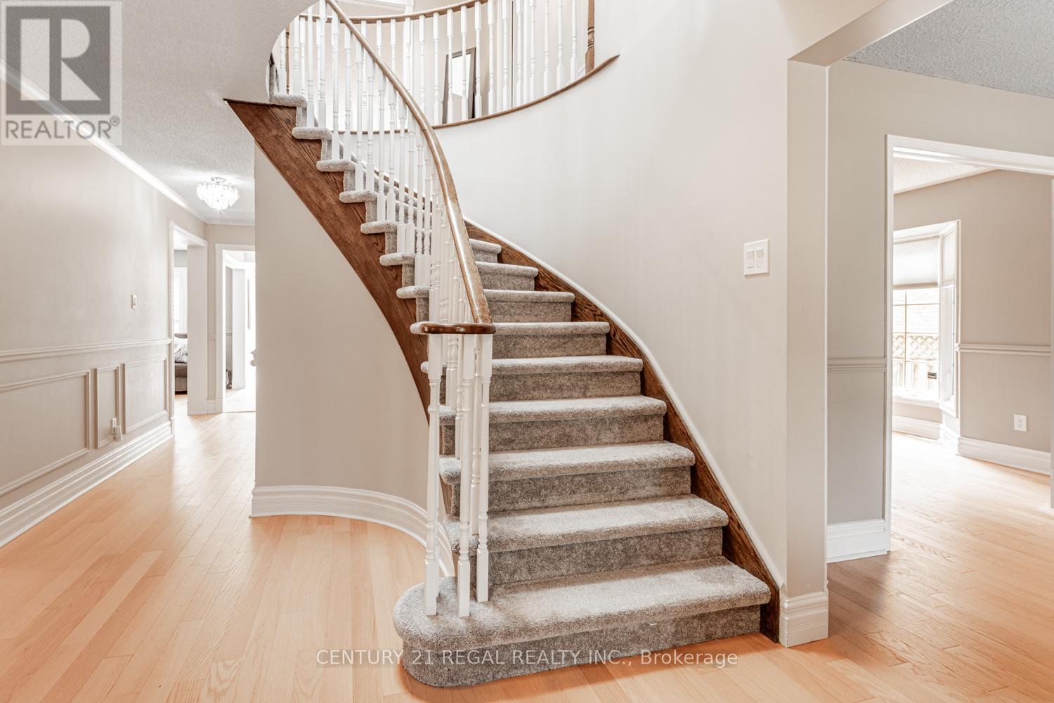 42 Milner Crescent, Ajax, Ontario  L1S 4X4 - Photo 4 - E12410235