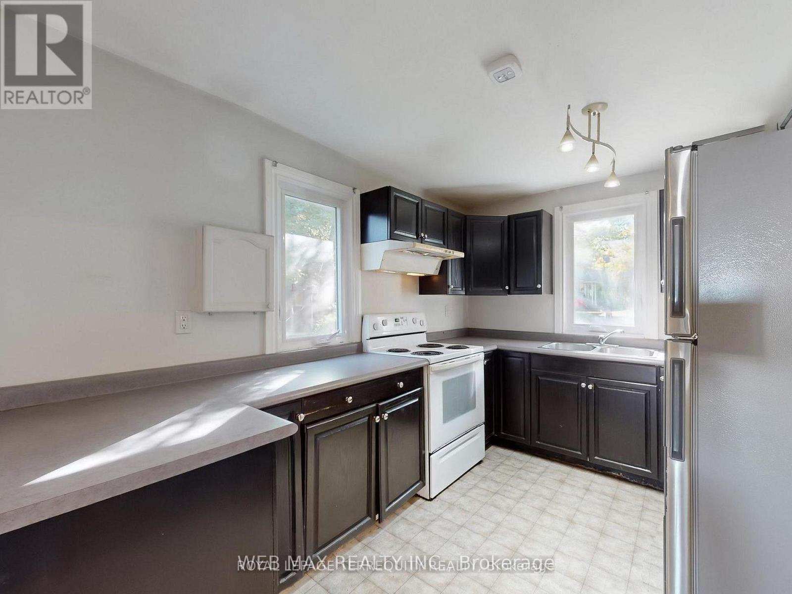 40 Brennan Avenue, Barrie (South Shore), Ontario  L4N 3X3 - Photo 12 - S12846554