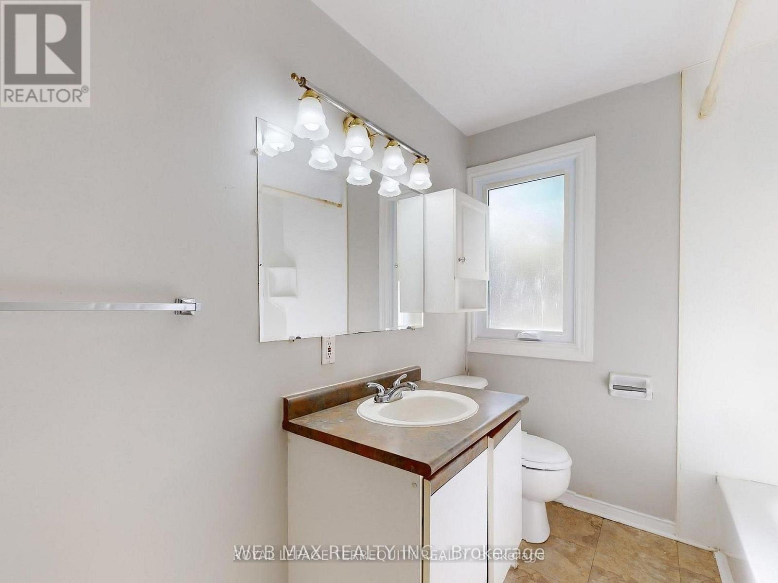 40 Brennan Avenue, Barrie (South Shore), Ontario  L4N 3X3 - Photo 21 - S12846554