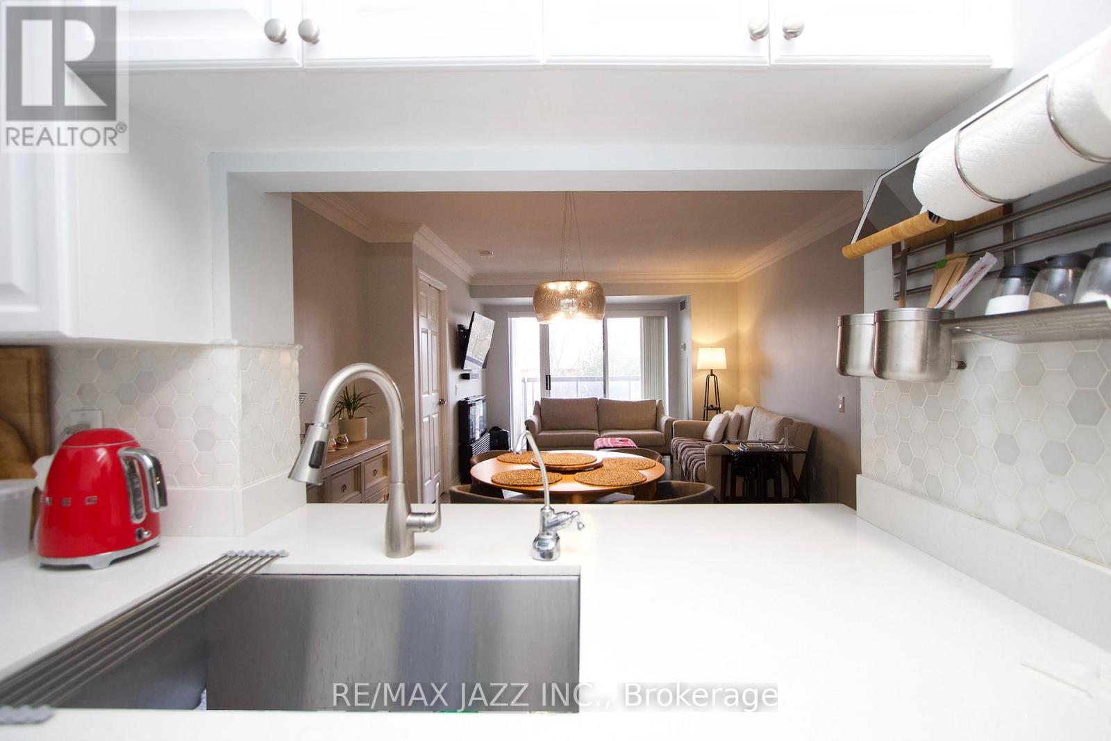 208 - 8 Mondeo Drive, Toronto, Ontario  M1P 5C7 - Photo 13 - E12889010