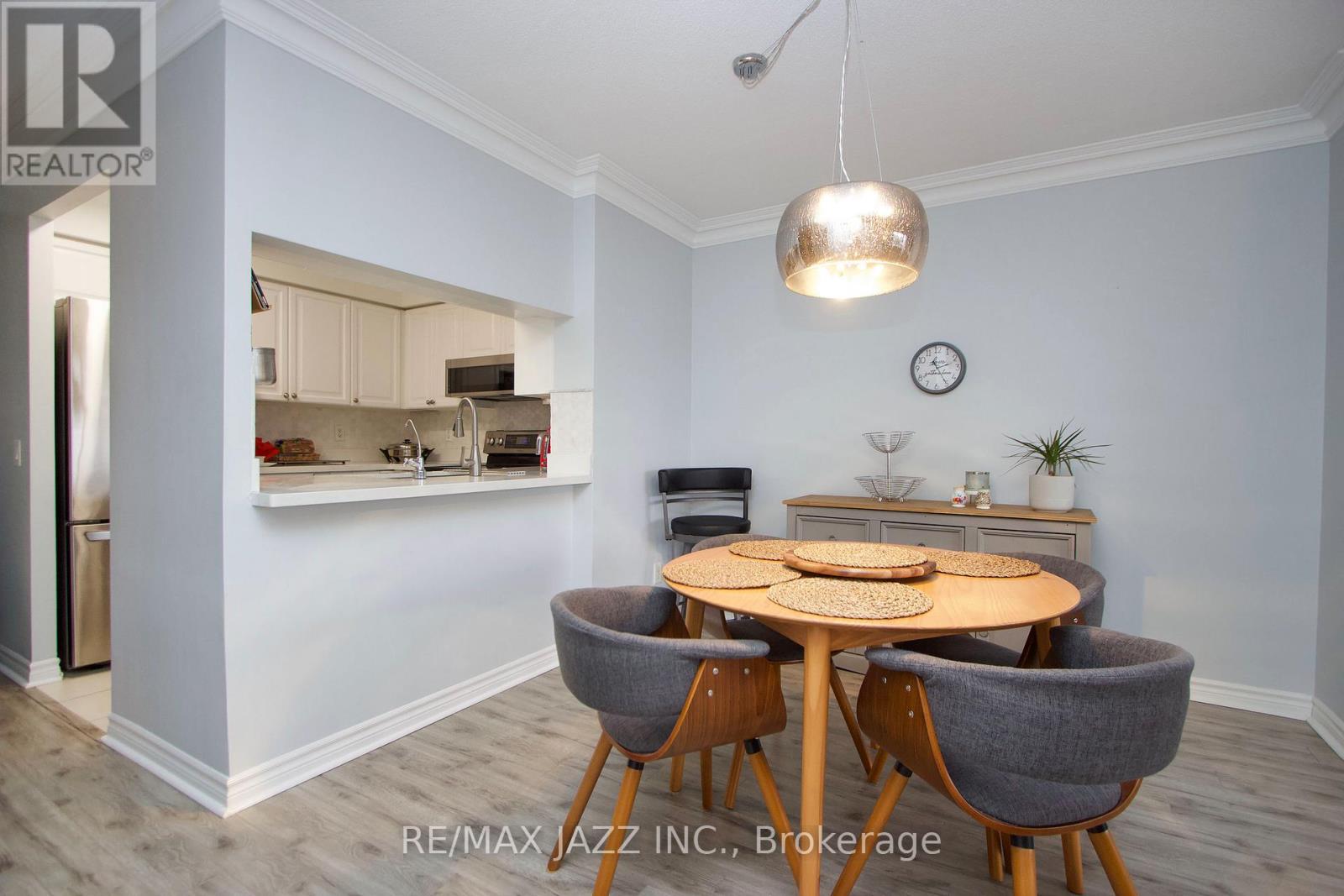 208 - 8 Mondeo Drive, Toronto, Ontario  M1P 5C7 - Photo 9 - E12889010