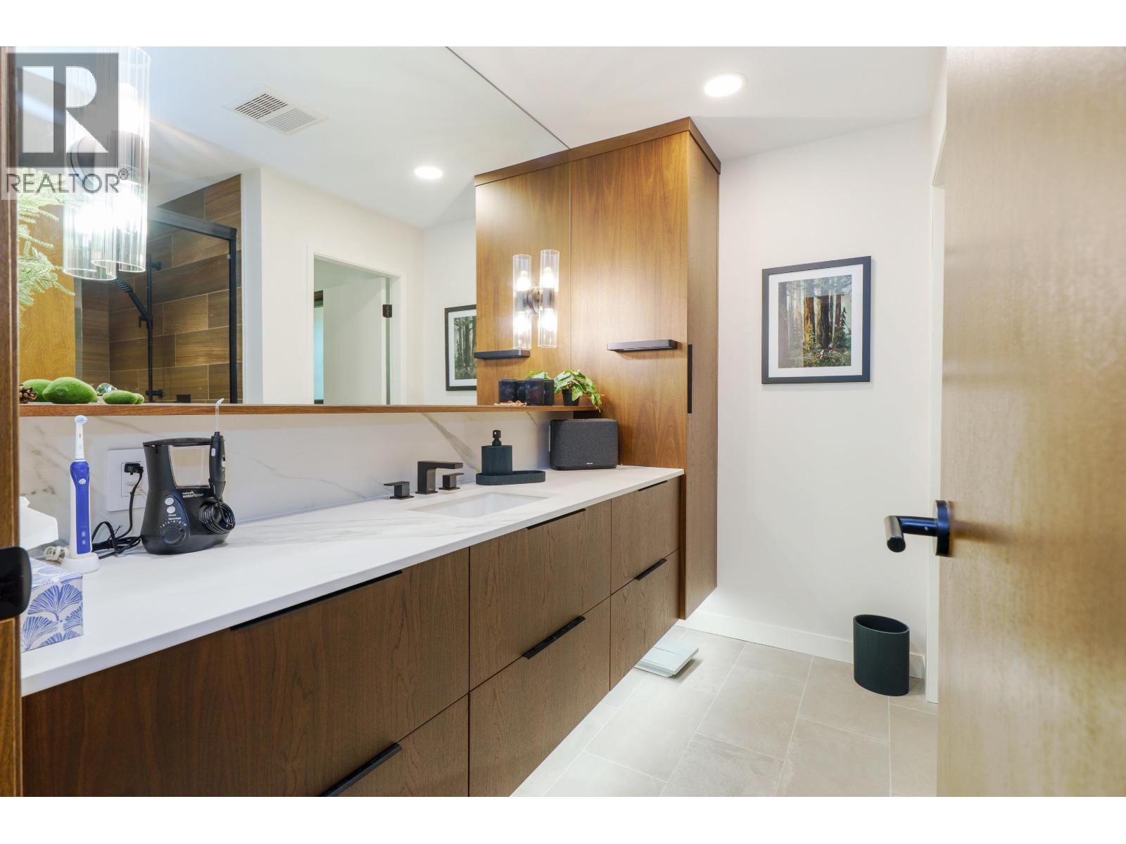 27573 Sayers Crescent, Maple Ridge, British Columbia  V2W 1N3 - Photo 9 - R3080134