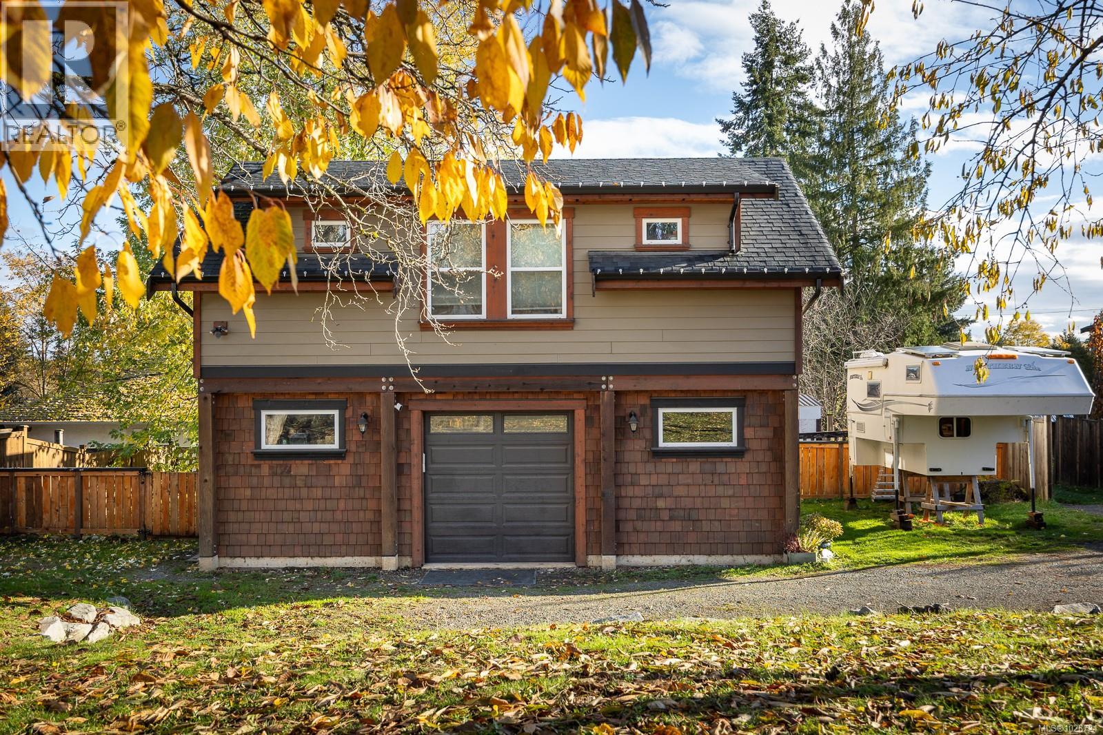 3328 Third St, Cumberland, British Columbia  V0R 1S0 - Photo 3 - 1028724