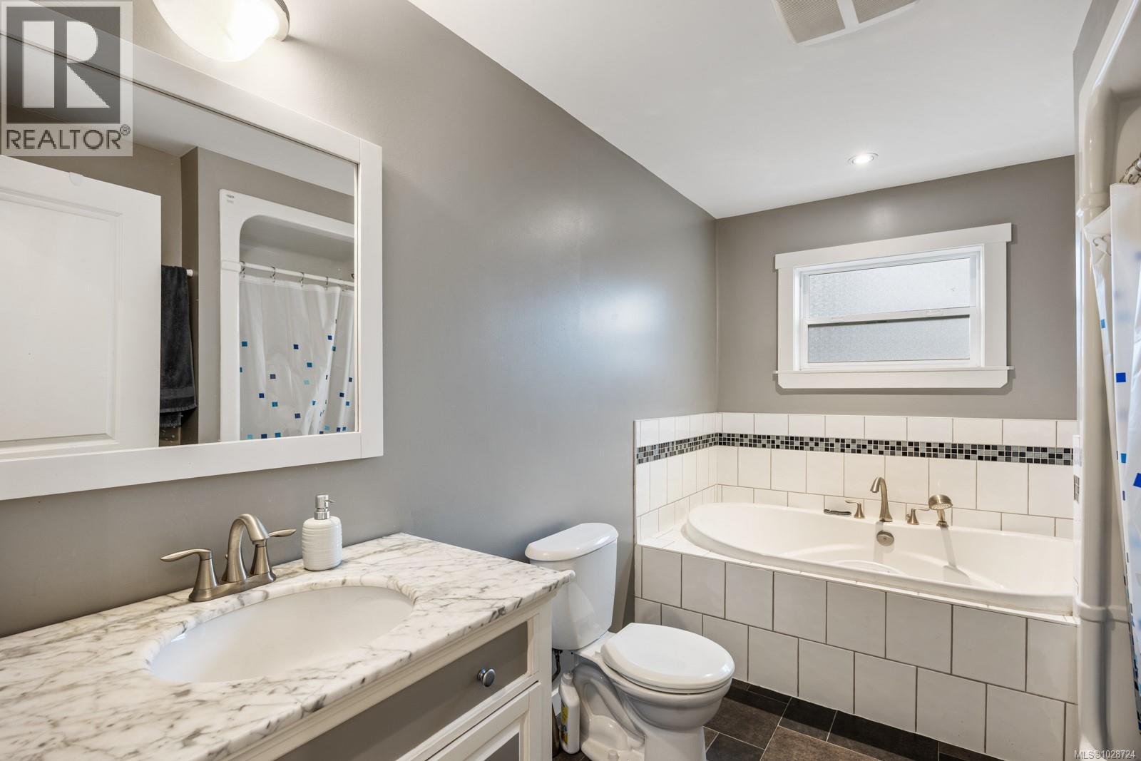 3328 Third St, Cumberland, British Columbia  V0R 1S0 - Photo 31 - 1028724