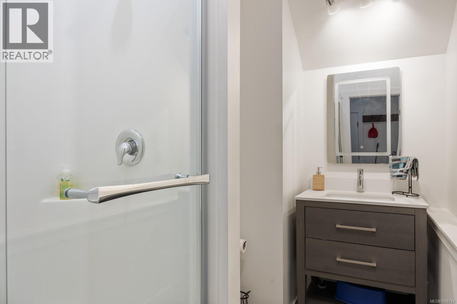 3328 Third St, Cumberland, British Columbia  V0R 1S0 - Photo 37 - 1028724