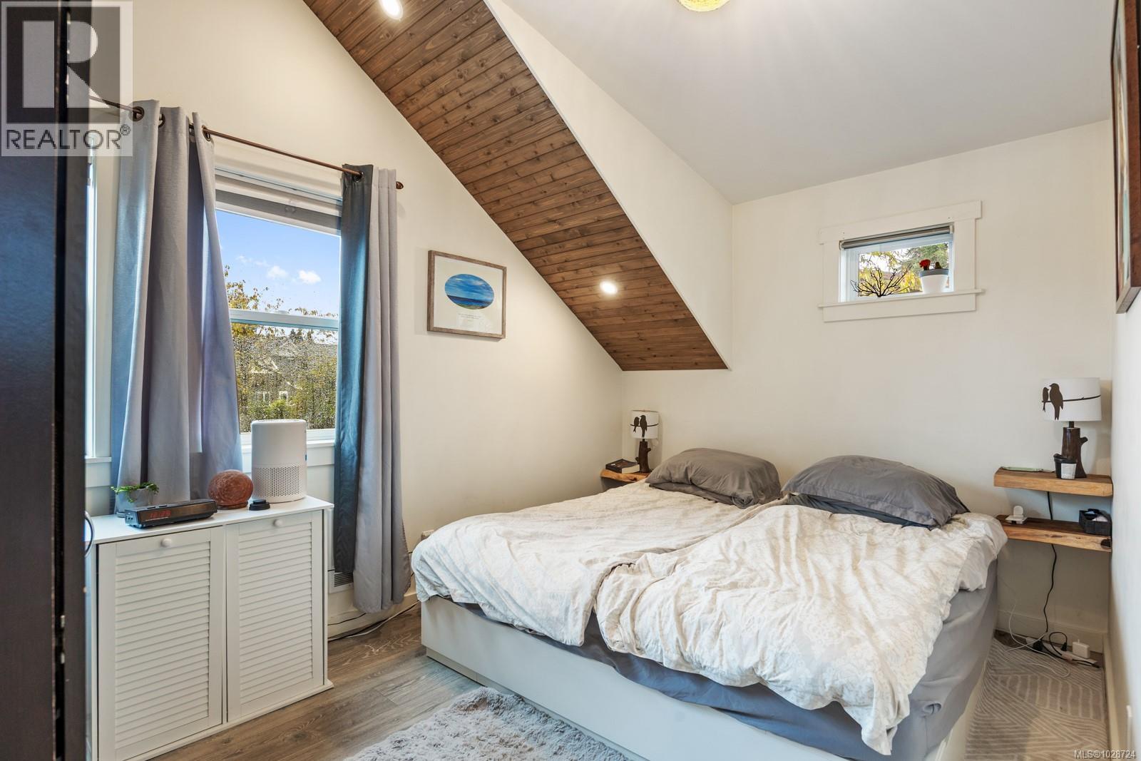 3328 Third St, Cumberland, British Columbia  V0R 1S0 - Photo 40 - 1028724