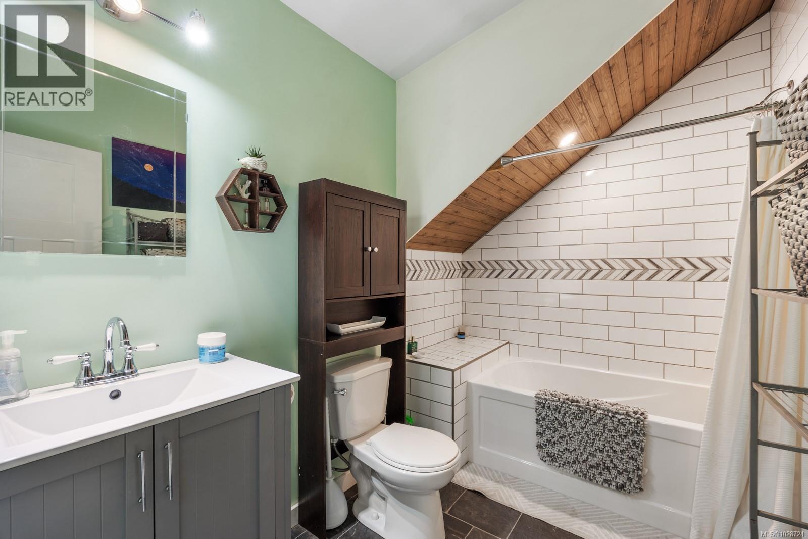 3328 Third St, Cumberland, British Columbia  V0R 1S0 - Photo 41 - 1028724