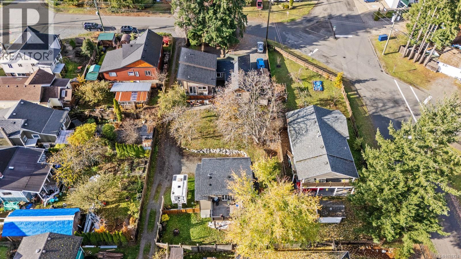 3328 Third St, Cumberland, British Columbia  V0R 1S0 - Photo 54 - 1028724