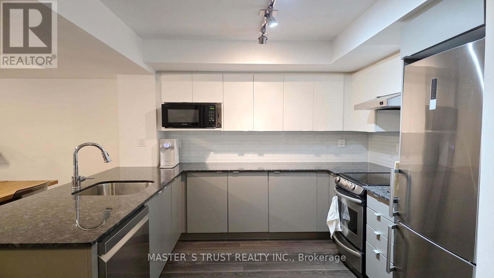 Th109 - 160 Flemington Road E, Toronto, Ontario  M6A 0A9 - Photo 11 - W12885324