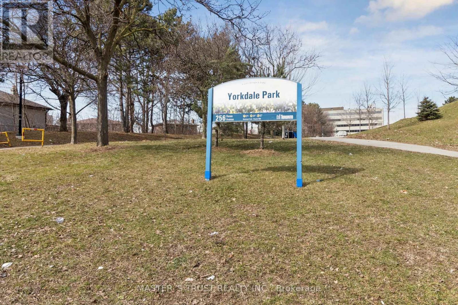 Th109 - 160 Flemington Road E, Toronto, Ontario  M6A 0A9 - Photo 37 - W12885324