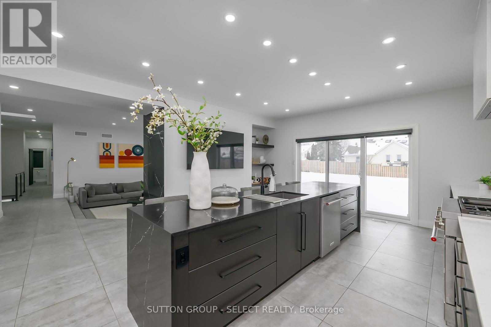 288 Windermere Court W, London North, Ontario  N6G 4J5 - Photo 10 - X12758008