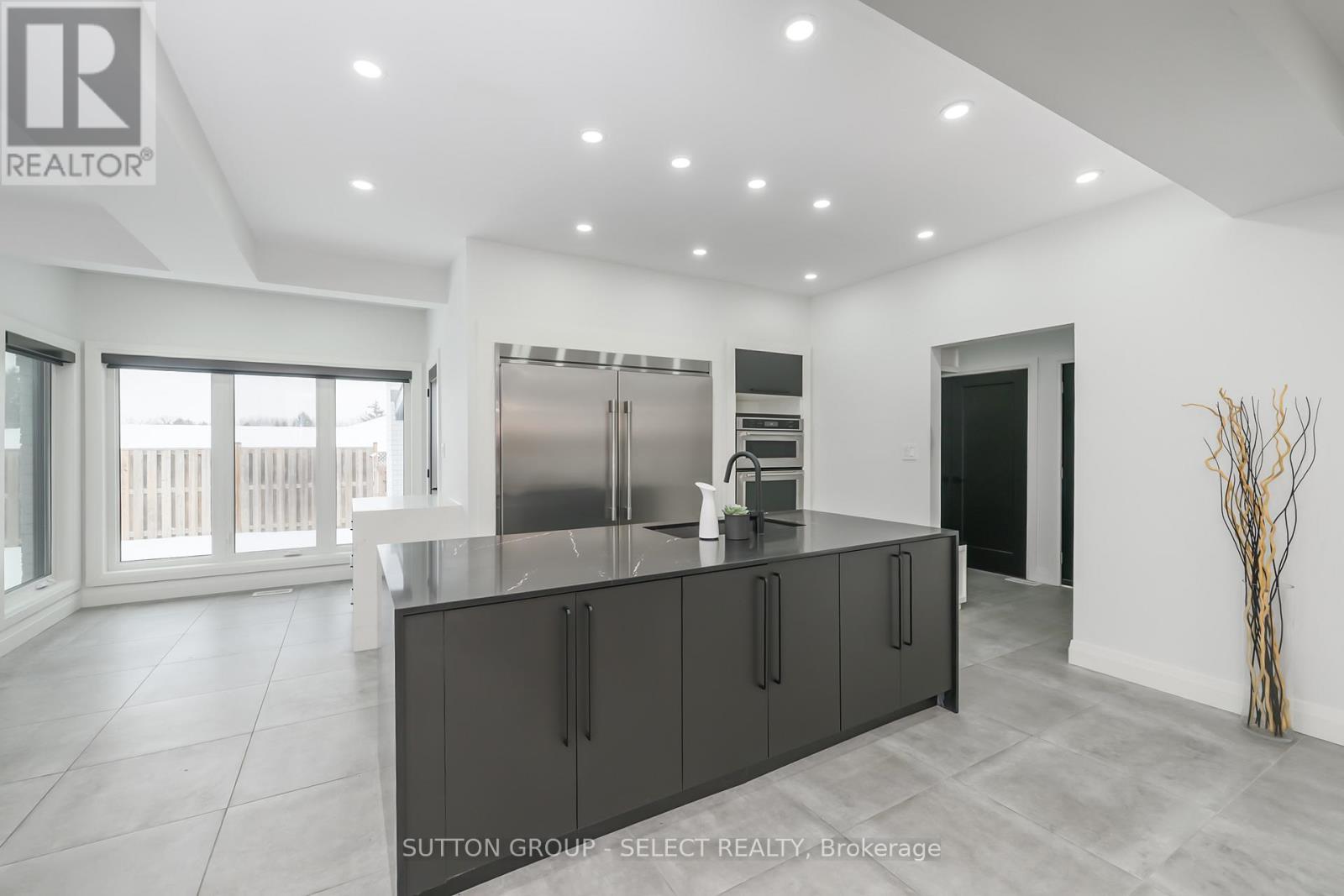 288 Windermere Court W, London North, Ontario  N6G 4J5 - Photo 12 - X12758008