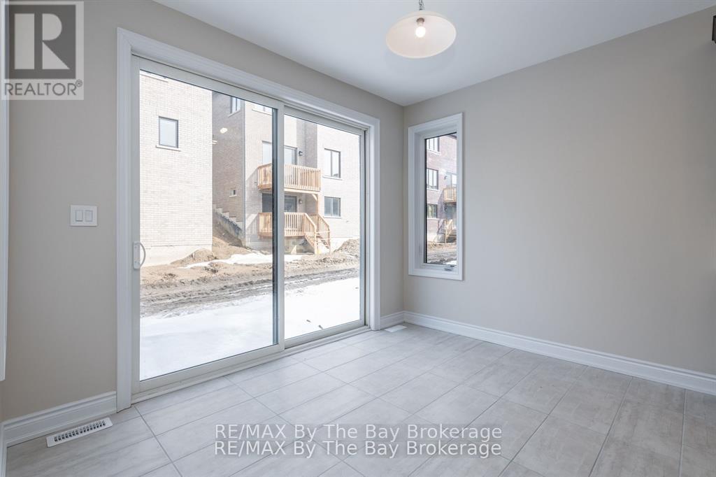 3 Periwinkle Road, Springwater, Ontario  L9X 2E2 - Photo 10 - S12888928