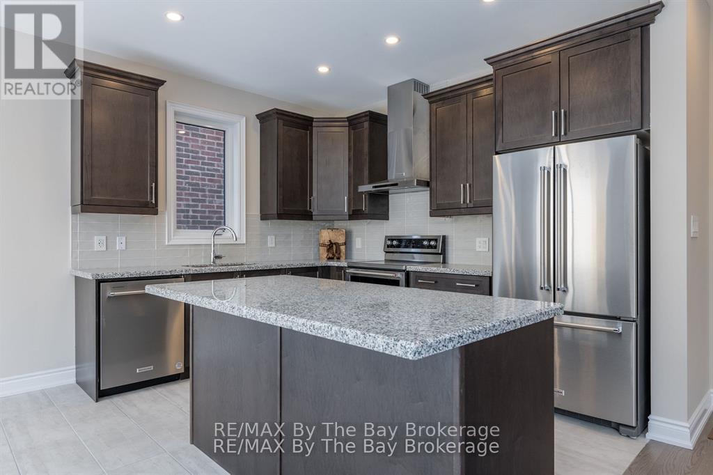 3 Periwinkle Road, Springwater, Ontario  L9X 2E2 - Photo 11 - S12888928