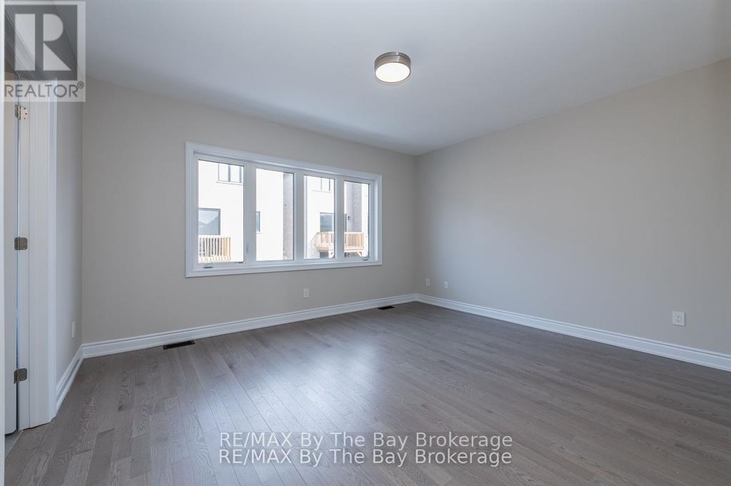 3 Periwinkle Road, Springwater, Ontario  L9X 2E2 - Photo 14 - S12888928