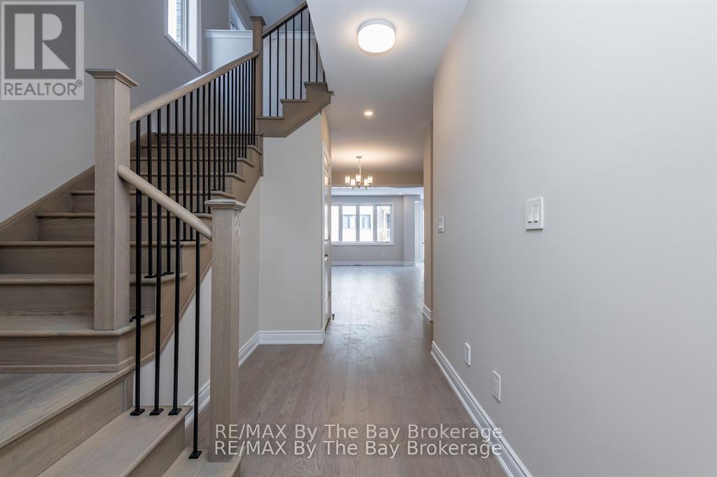 3 Periwinkle Road, Springwater, Ontario  L9X 2E2 - Photo 4 - S12888928