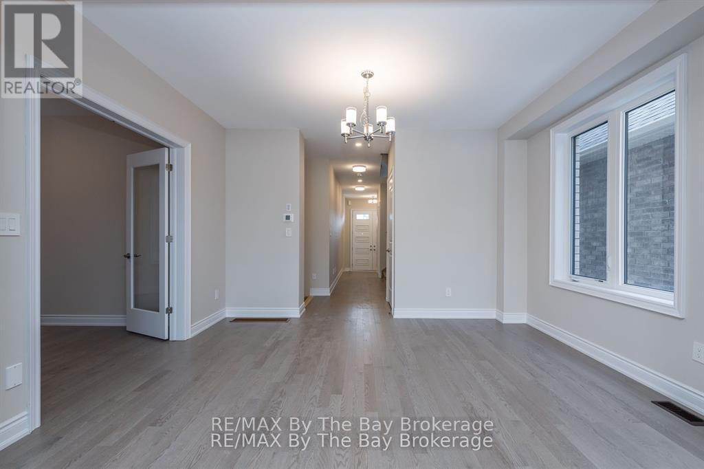 3 Periwinkle Road, Springwater, Ontario  L9X 2E2 - Photo 5 - S12888928