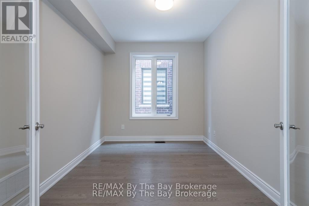 3 Periwinkle Road, Springwater, Ontario  L9X 2E2 - Photo 6 - S12888928