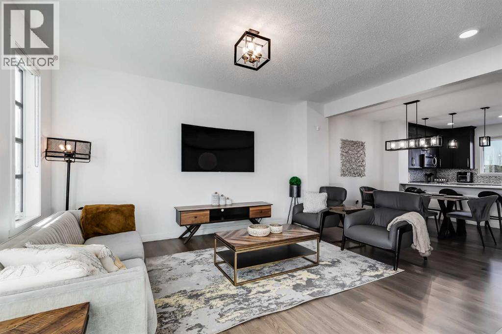 117 Highview Gate Se, Airdrie, Alberta  T4A 3L6 - Photo 3 - A2280879