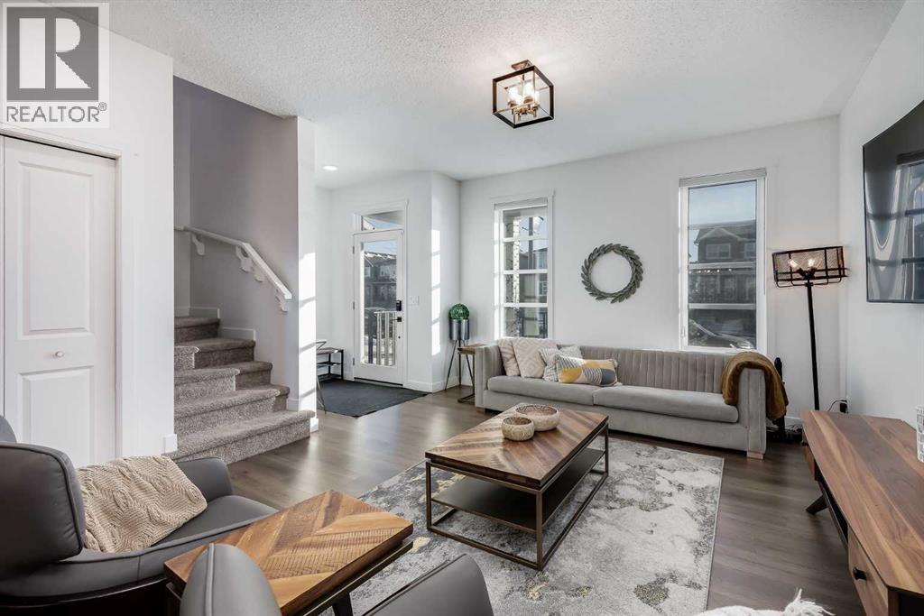 117 Highview Gate Se, Airdrie, Alberta  T4A 3L6 - Photo 5 - A2280879