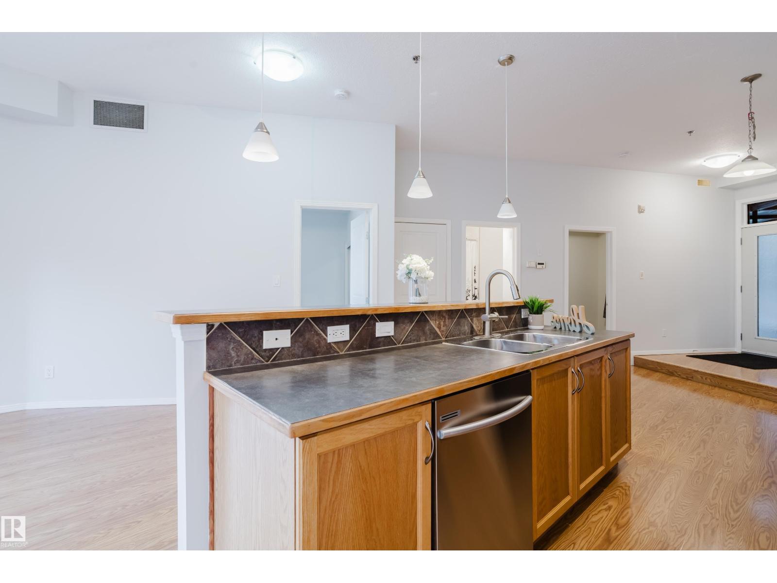 #207 10147 112 St Nw, Edmonton, Alberta  T5K 1M1 - Photo 12 - E4476974