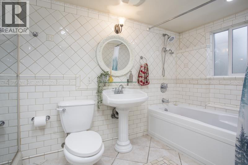 1112 Fourth Avenue, New Westminster, British Columbia  V3M 1T5 - Photo 33 - R3099918