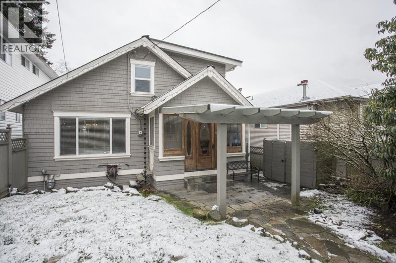 1112 Fourth Avenue, New Westminster, British Columbia  V3M 1T5 - Photo 2 - R3099918