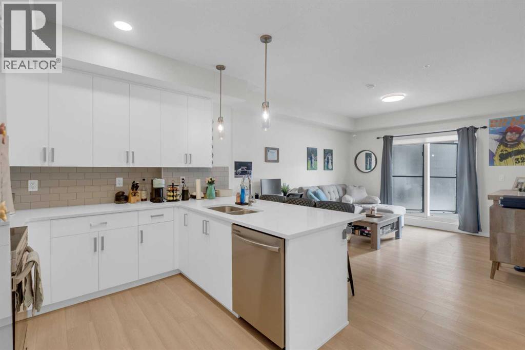 2106, 33 Carringham Gate Nw, Calgary, Alberta  T3P 2H6 - Photo 7 - A2293637