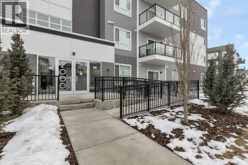 2106, 33 Carringham Gate Nw, Calgary, Alberta  T3P 2H6 - Photo 3 - A2293637
