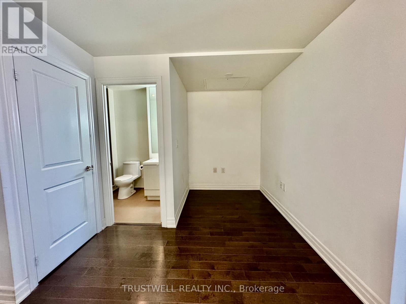 3601 - 8 The Esplanade, Toronto, Ontario  M5E 0A6 - Photo 11 - C12889008