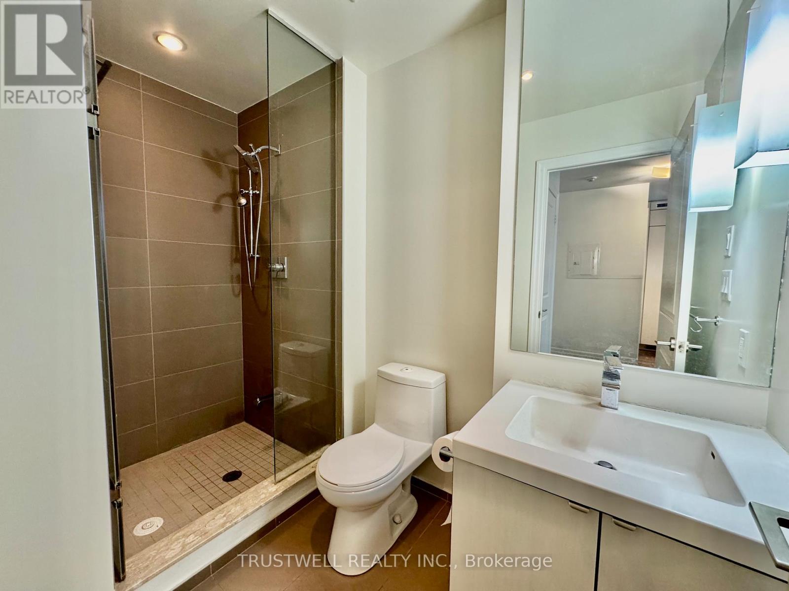 3601 - 8 The Esplanade, Toronto, Ontario  M5E 0A6 - Photo 12 - C12889008