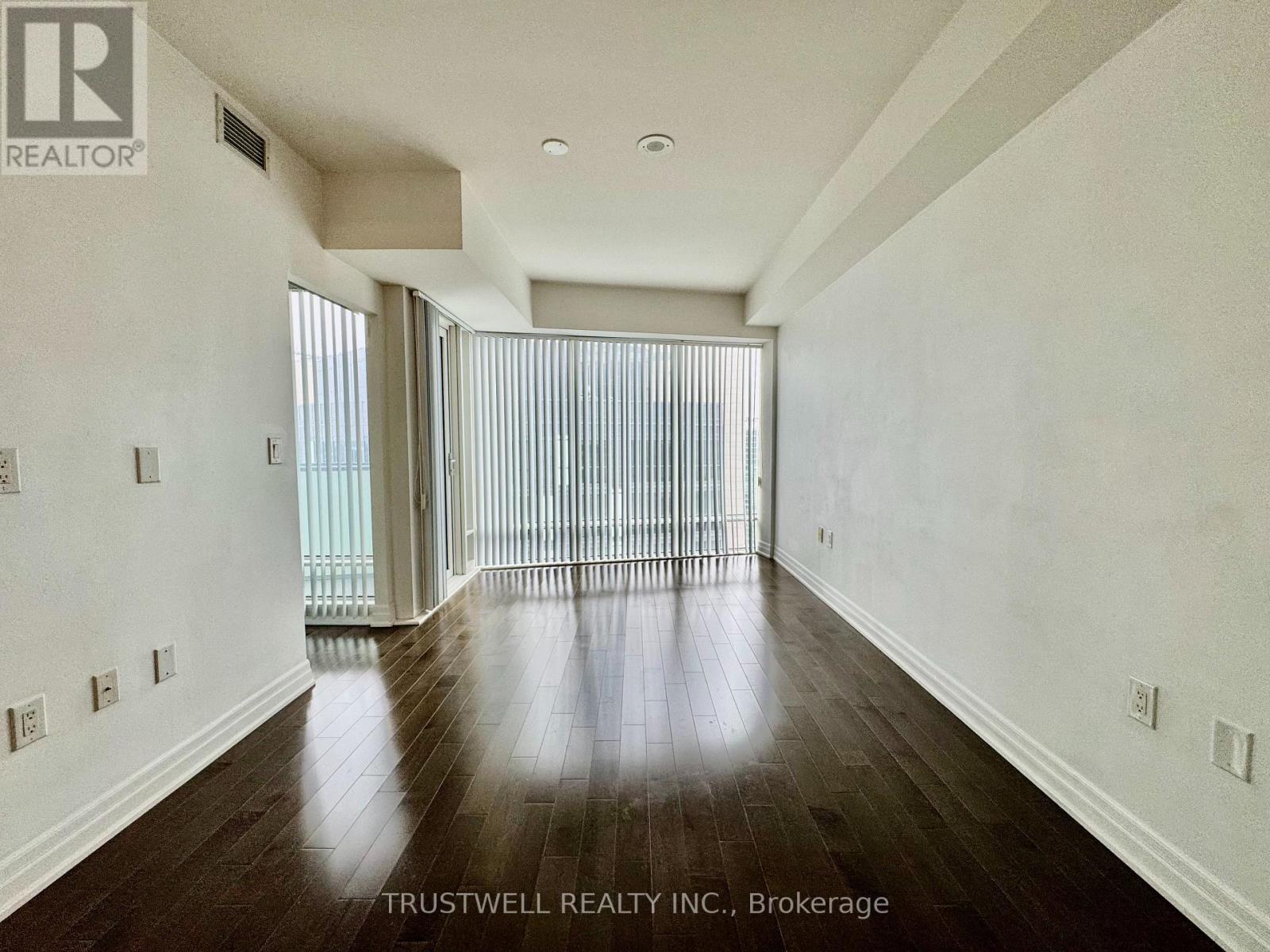 3601 - 8 The Esplanade, Toronto, Ontario  M5E 0A6 - Photo 4 - C12889008